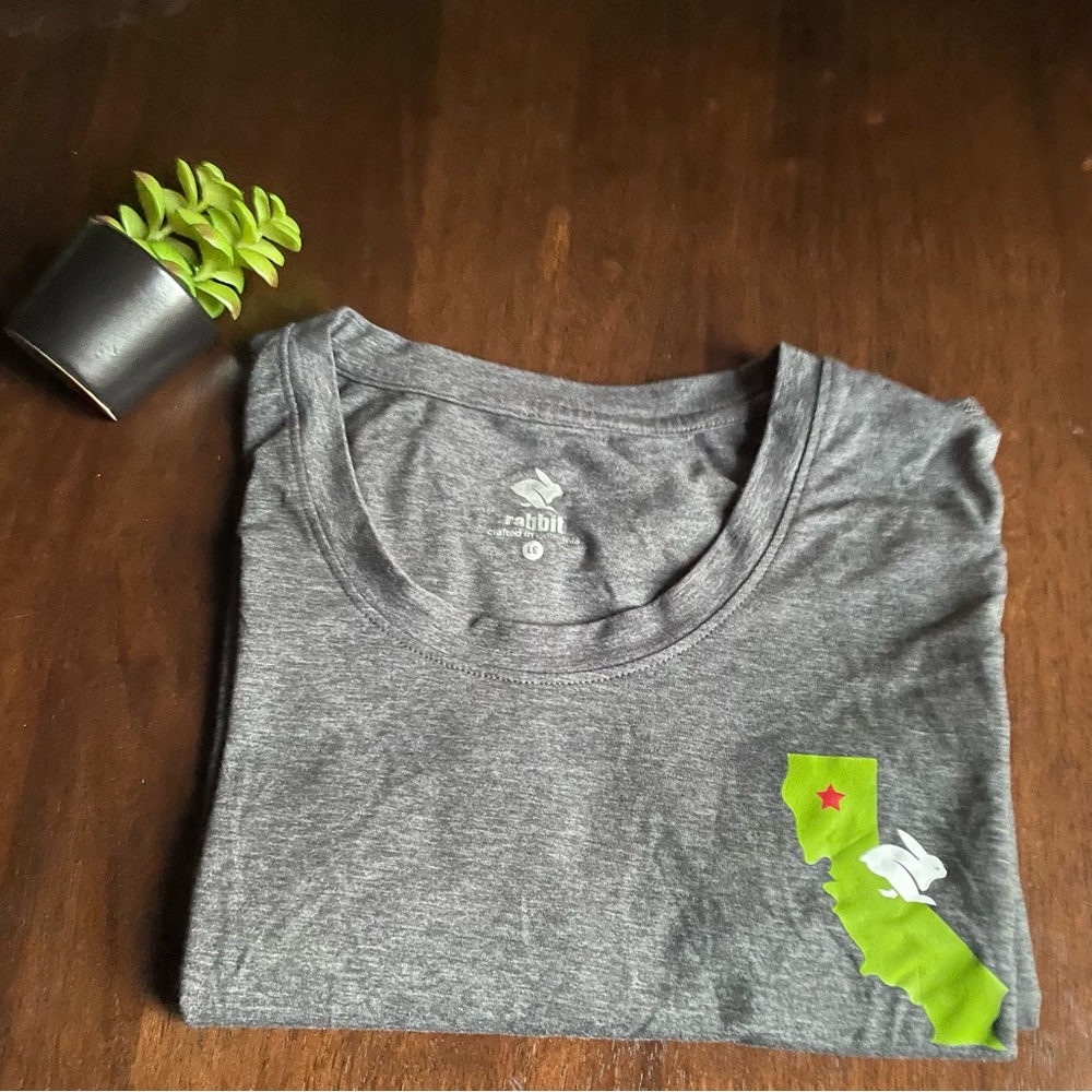 Run Rabbit EZ Grey T-Shirt With California Decal Size Large